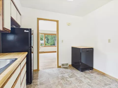 Kitchen - 1710 Thackeray Rd, Madison, WI 53704 photo 4 of 5