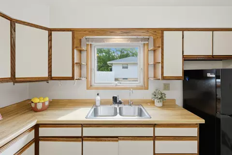 Kitchen - 1710 Thackeray Rd, Madison, WI 53704 photo 2 of 4