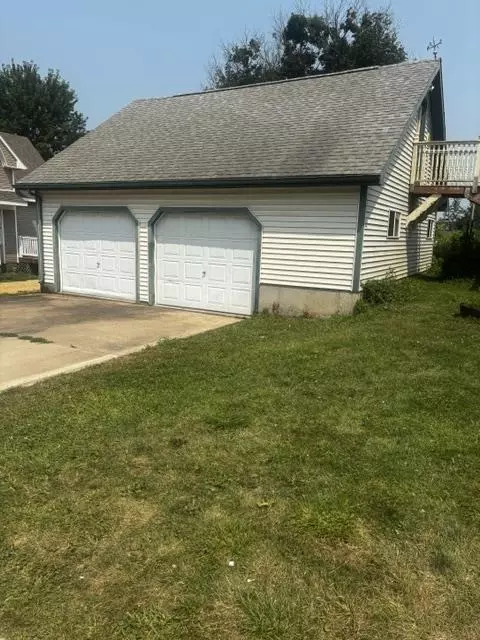 Exterior - 110 E Pine St, Lancaster, WI 53813 photo 2 of 2