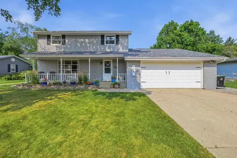 708 Mary St, Beaver Dam, WI 53916