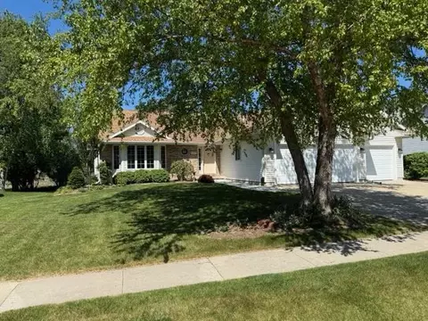 817 N Parkview St, Cottage Grove, WI 53527