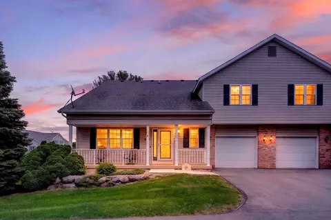 869 Chandler Ln, Sun Prairie, WI 53590