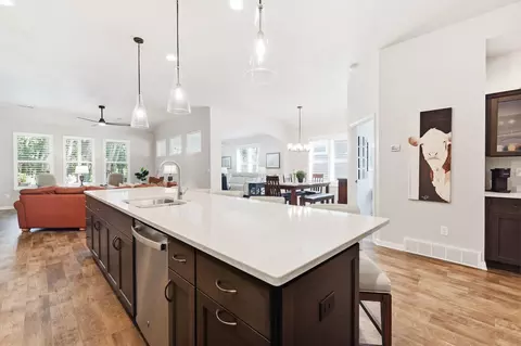 Kitchen - 2404 E Baldeagle Dr, Appleton, WI 54913 photo 3 of 4