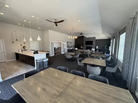 Dining - 2404 E Baldeagle Dr, Appleton, WI 54913 photo 3 of 4