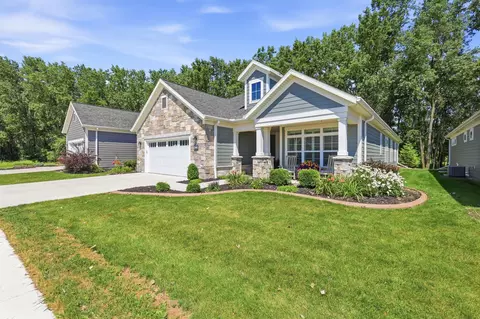 Exterior - 2404 E Baldeagle Dr, Appleton, WI 54913 photo 7 of 11