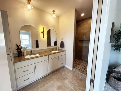 Bath - 5481 Arrowood Ln, Milton, WI 53563 photo 2 of 3