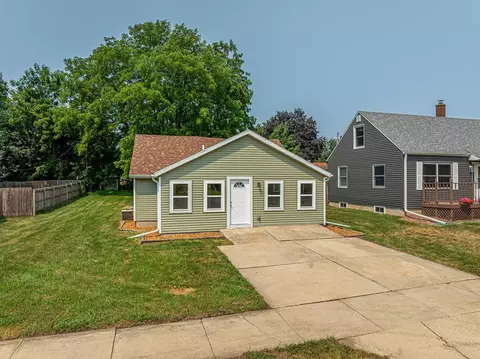 2313 15th Ave, Monroe, WI 53566