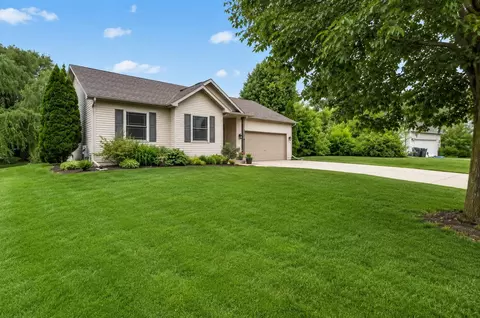 1030 Carriage Dr, Sun Prairie, WI 53590