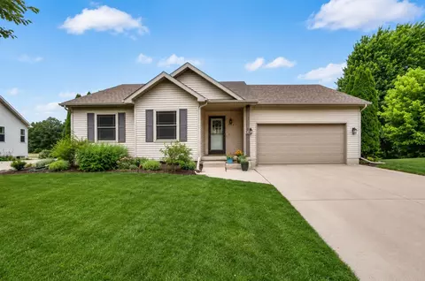 1030 Carriage Dr, Sun Prairie, WI 53590