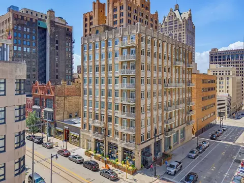 741 N Milwaukee St #203, Milwaukee, WI 53202