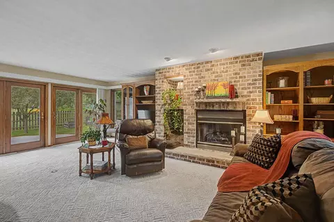 Living - 409 27th St, Monroe, WI 53566 photo 6 of 7