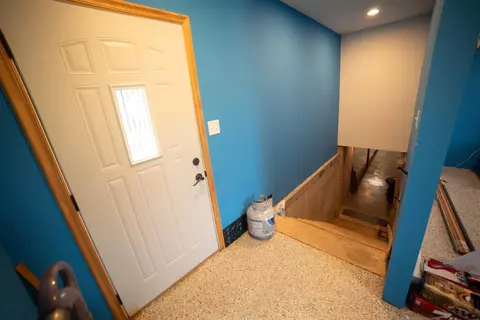 Entry Way - n7012 County Road B, Montello, WI 53949 photo 5 of 6