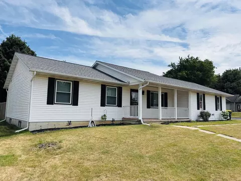 1946 Amanda Dr, Reedsburg, WI 53959
