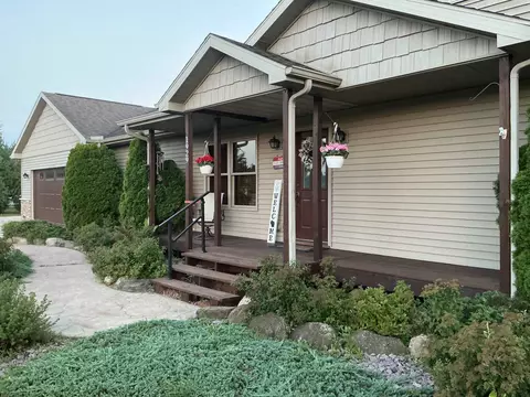 1929 Lakes Edge Ln, Friendship, WI 53934