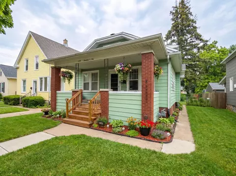 1709 Flett Ave, Racine, WI 53405
