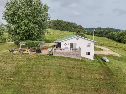Exterior - 3138 W Mitchell Rd, Hanover, IL 61041 photo 4 of 11