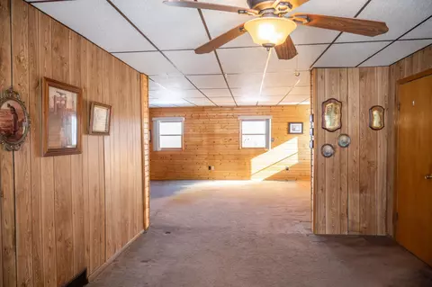 Entry Way - 207 Spring St, Elroy, WI 53929 photo 2 of 5
