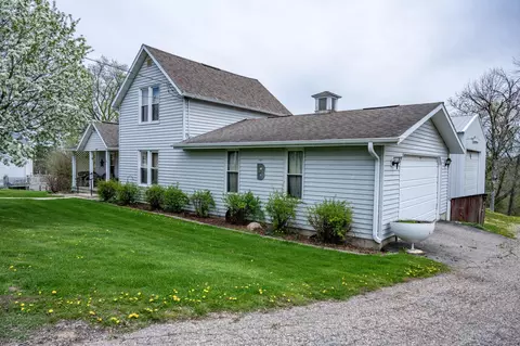 Exterior - 207 Spring St, Elroy, WI 53929 photo 3 of 12