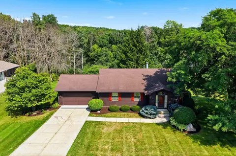 7975 Stagecoach Rd, Cross Plains, WI 53528
