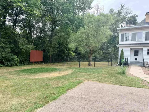 2735 S Riverside Dr, Beloit, WI 53511 photo 4