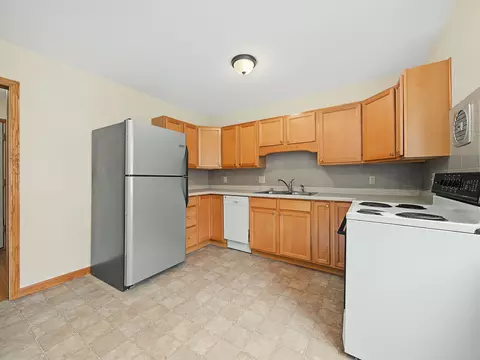 Kitchen - 426 Rushmore Ln, Madison, WI 53711 photo 11 of 11