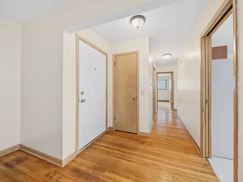 Entry Way - 426 Rushmore Ln, Madison, WI 53711 photo 5 of 6