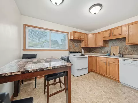 Kitchen - 426 Rushmore Ln, Madison, WI 53711 photo 4 of 11