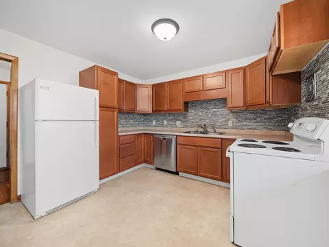 Kitchen - 426 Rushmore Ln, Madison, WI 53711 photo 8 of 11