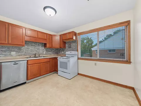 Kitchen - 426 Rushmore Ln, Madison, WI 53711 photo 6 of 11