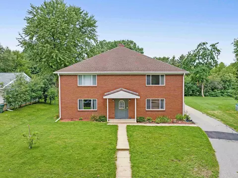 Exterior - 426 Rushmore Ln, Madison, WI 53711 photo 2 of 6