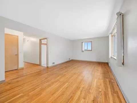 Living - 426 Rushmore Ln, Madison, WI 53711 photo 8 of 13