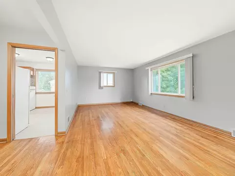 Living - 426 Rushmore Ln, Madison, WI 53711 photo 9 of 13