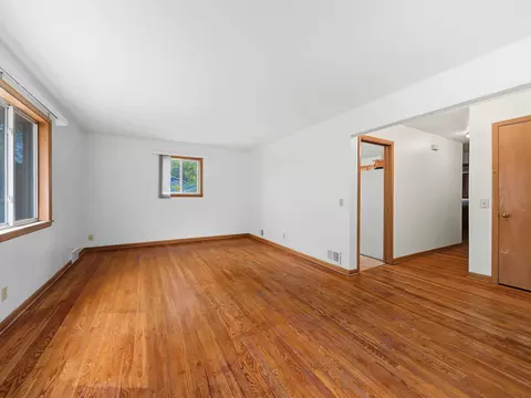 Living - 426 Rushmore Ln, Madison, WI 53711 photo 5 of 13
