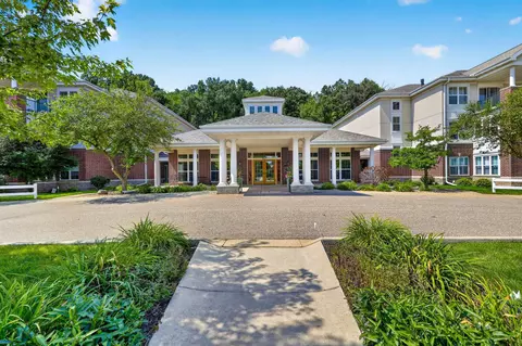 8510 Greenway Blvd #104, Middleton, WI 53562
