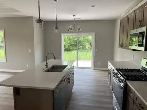 Kitchen - 190 Deerrun Dr, Fall River, WI 53932 photo 5 of 6