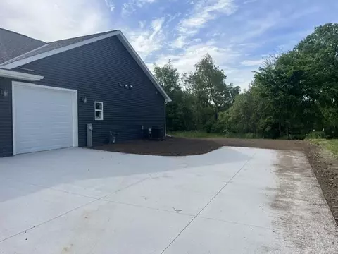 Exterior - 190 Deerrun Dr, Fall River, WI 53932 photo 6 of 9