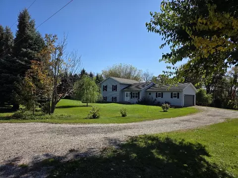 39 London Rd, Cambridge, WI 53523