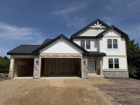 232 W Nelson St, Deerfield, WI 53531