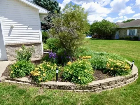 Exterior - 1525 E Williams Dr, Beloit, WI 53511 photo 2 of 18