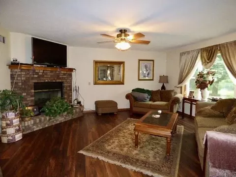 Living - 1525 E Williams Dr, Beloit, WI 53511 photo 1 of 3