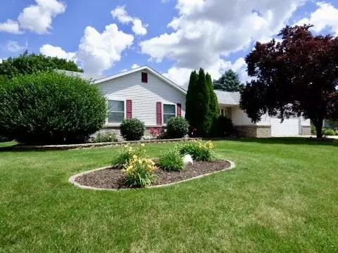 Exterior - 1525 E Williams Dr, Beloit, WI 53511 photo 14 of 18