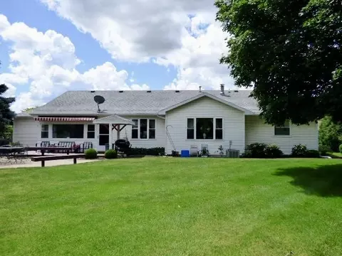 Exterior - 1525 E Williams Dr, Beloit, WI 53511 photo 3 of 18