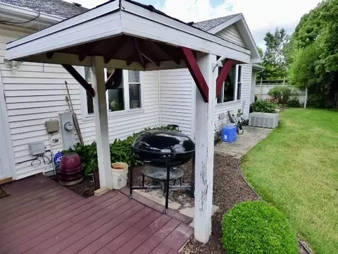 Exterior - 1525 E Williams Dr, Beloit, WI 53511 photo 7 of 18