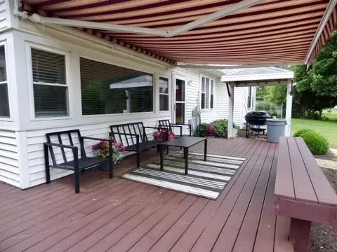 Exterior - 1525 E Williams Dr, Beloit, WI 53511 photo 6 of 18