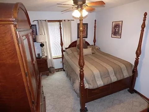 Bedroom - 1525 E Williams Dr, Beloit, WI 53511 photo 3 of 4