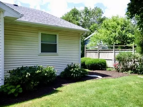 Exterior - 1525 E Williams Dr, Beloit, WI 53511 photo 15 of 18