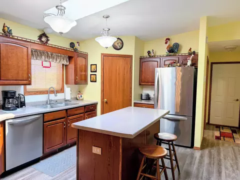 Kitchen - 367 Highpointe Loop, Mcgregor, IA 52157 photo 2 of 7