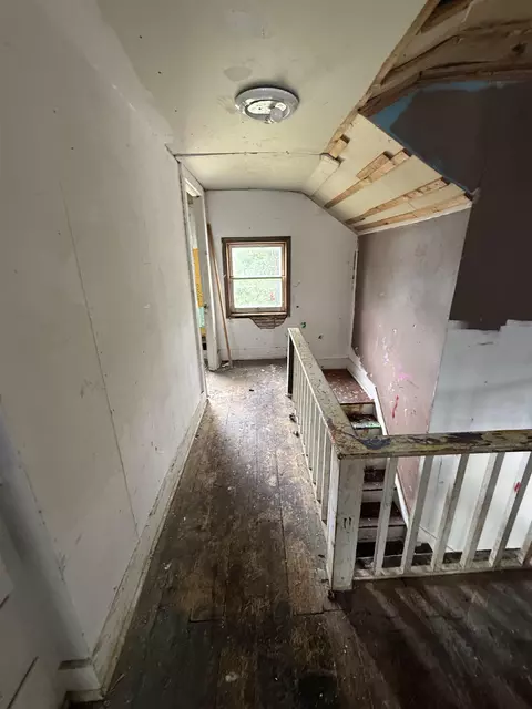 Entry Way - 116 Main St, Montello, WI 53949 photo 2 of 3