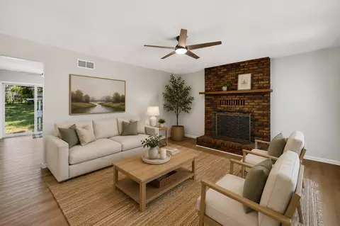 1121 Debra Ln, Madison, WI 53704