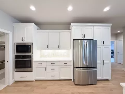 Kitchen - Unit 16 Timberlane Circle, Deforest, WI 53532 photo 3 of 3